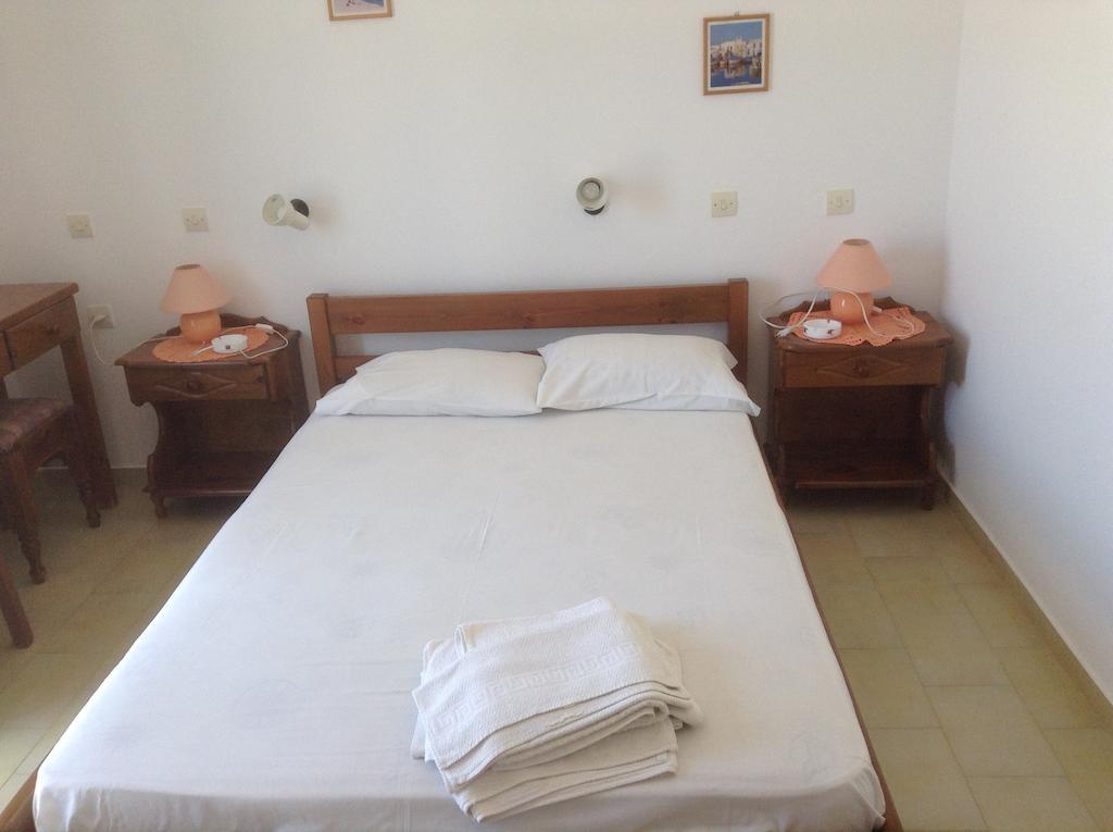 אנטיפארוס Rania Apartments חדר תמונה