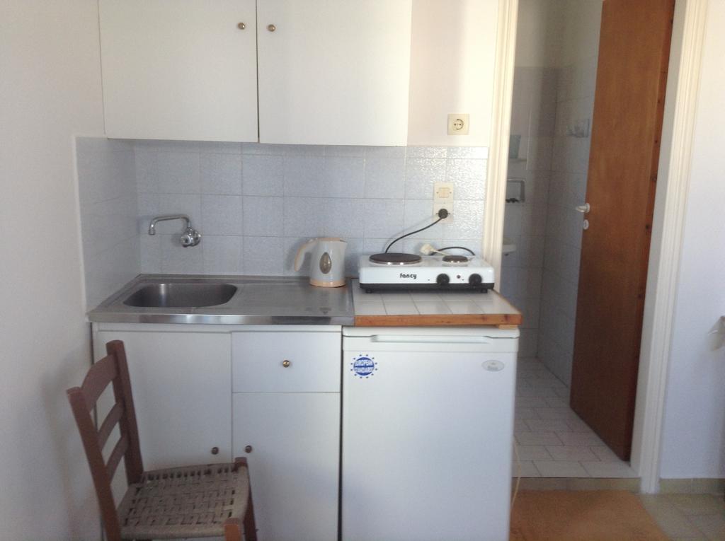 אנטיפארוס Rania Apartments חדר תמונה